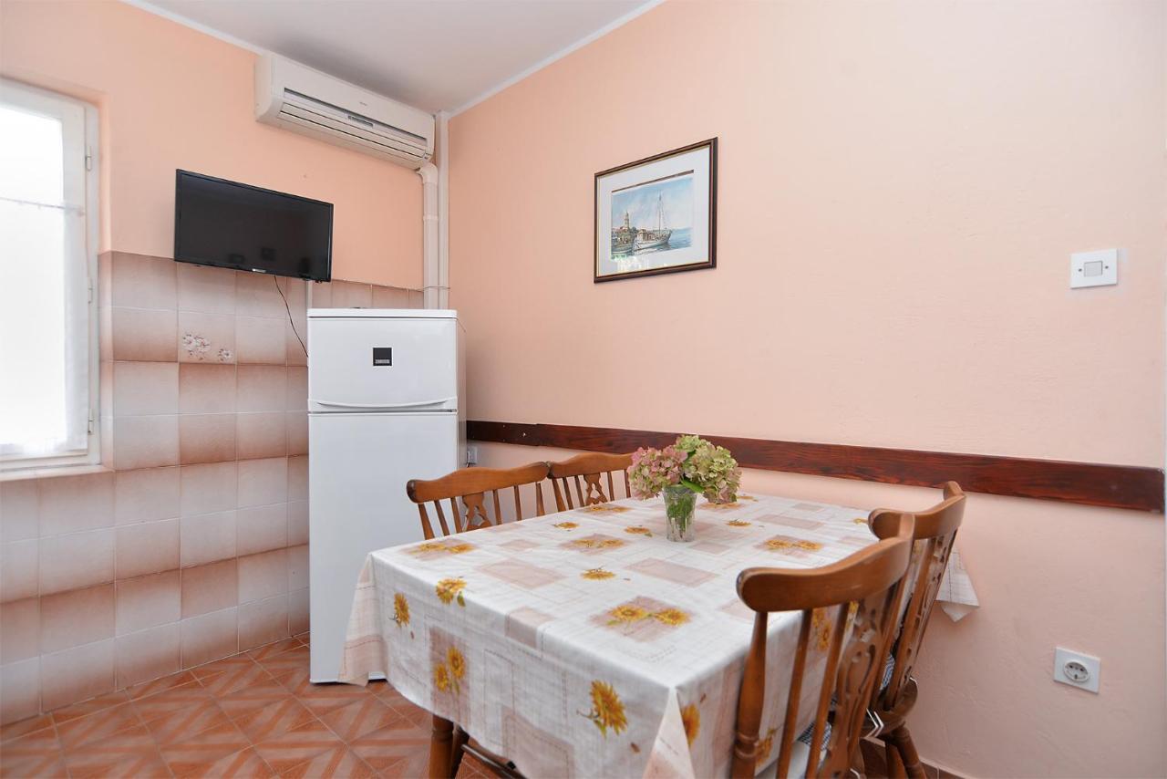 Apartment Medulinska 757 *